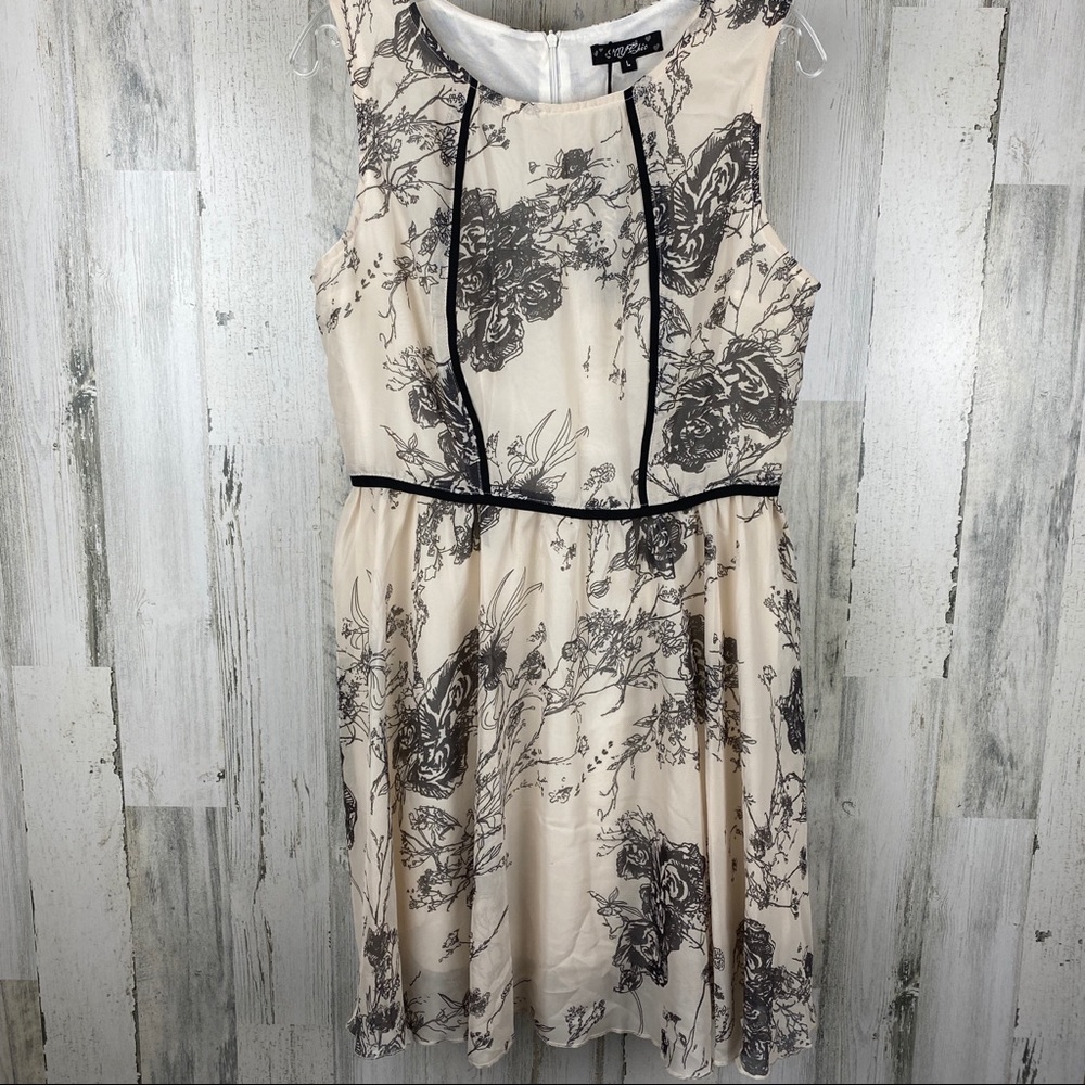 NY Chic Women’s Floral Dress Cream Size L NWT